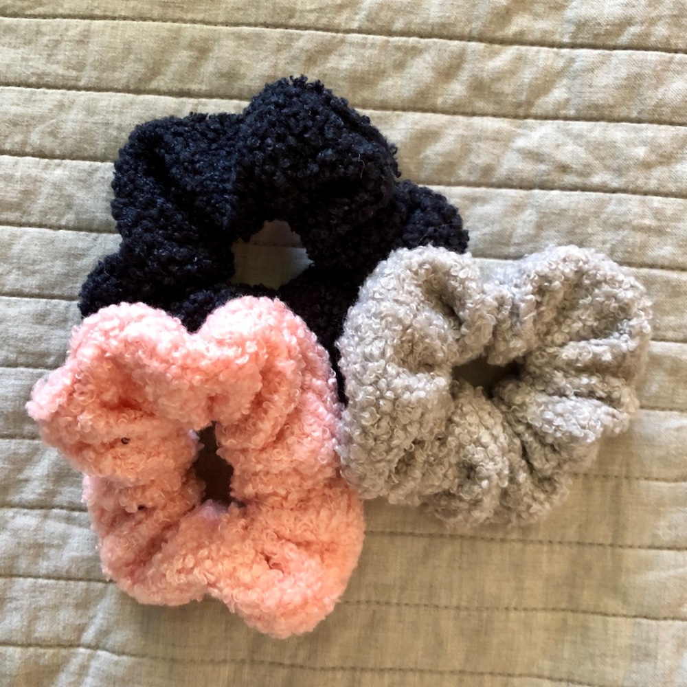 NWOT Aerie Scrunchies
